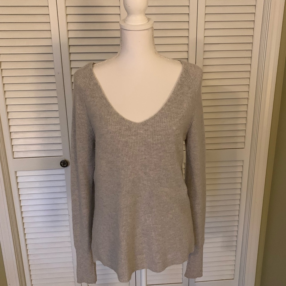 Sundance Grey Cashmere Rowan Rib Knit Sweater Scoop V-Neck XS fits like S